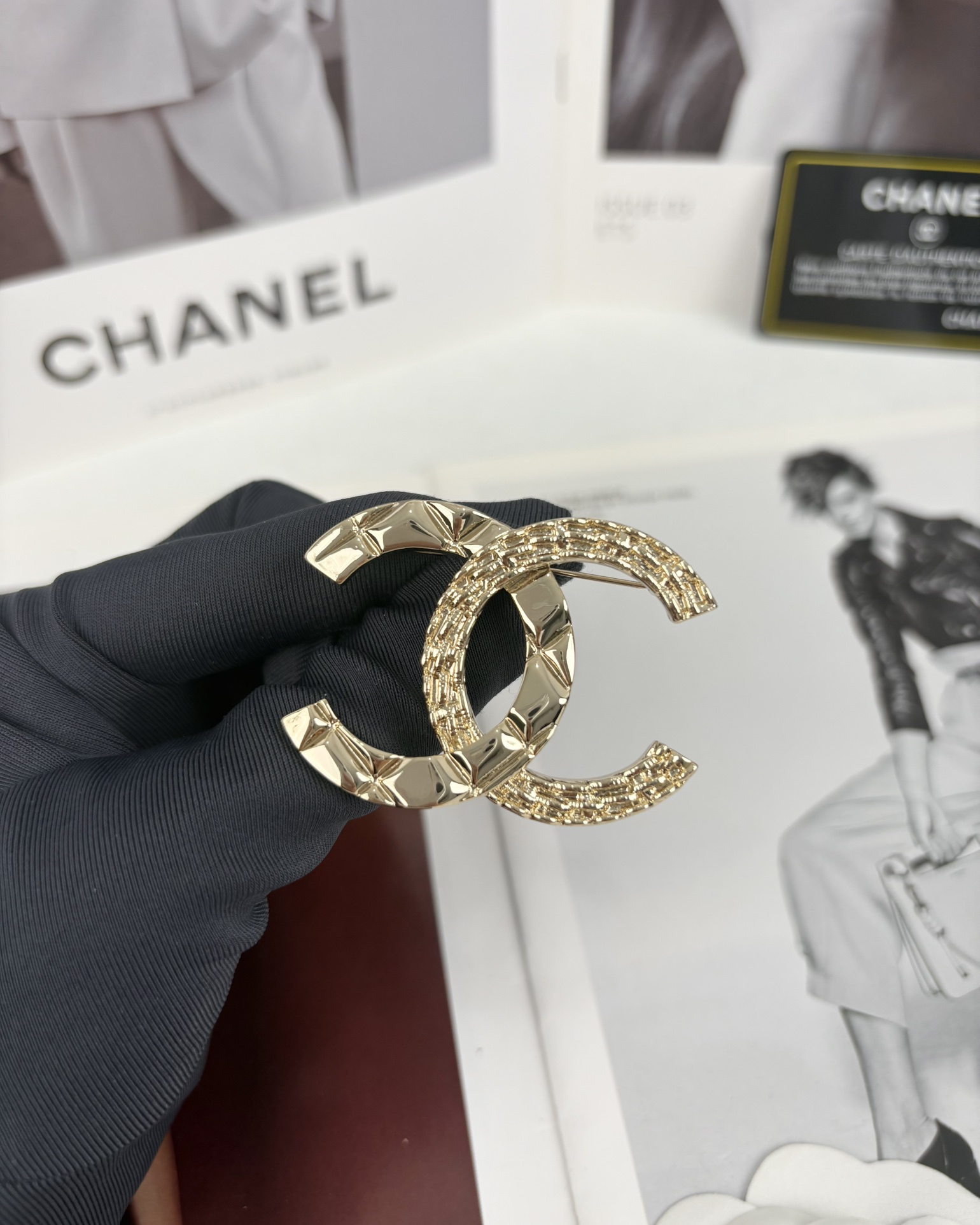Chanel Light Gold Classic CC Brooch - Best Replica Jewelry™