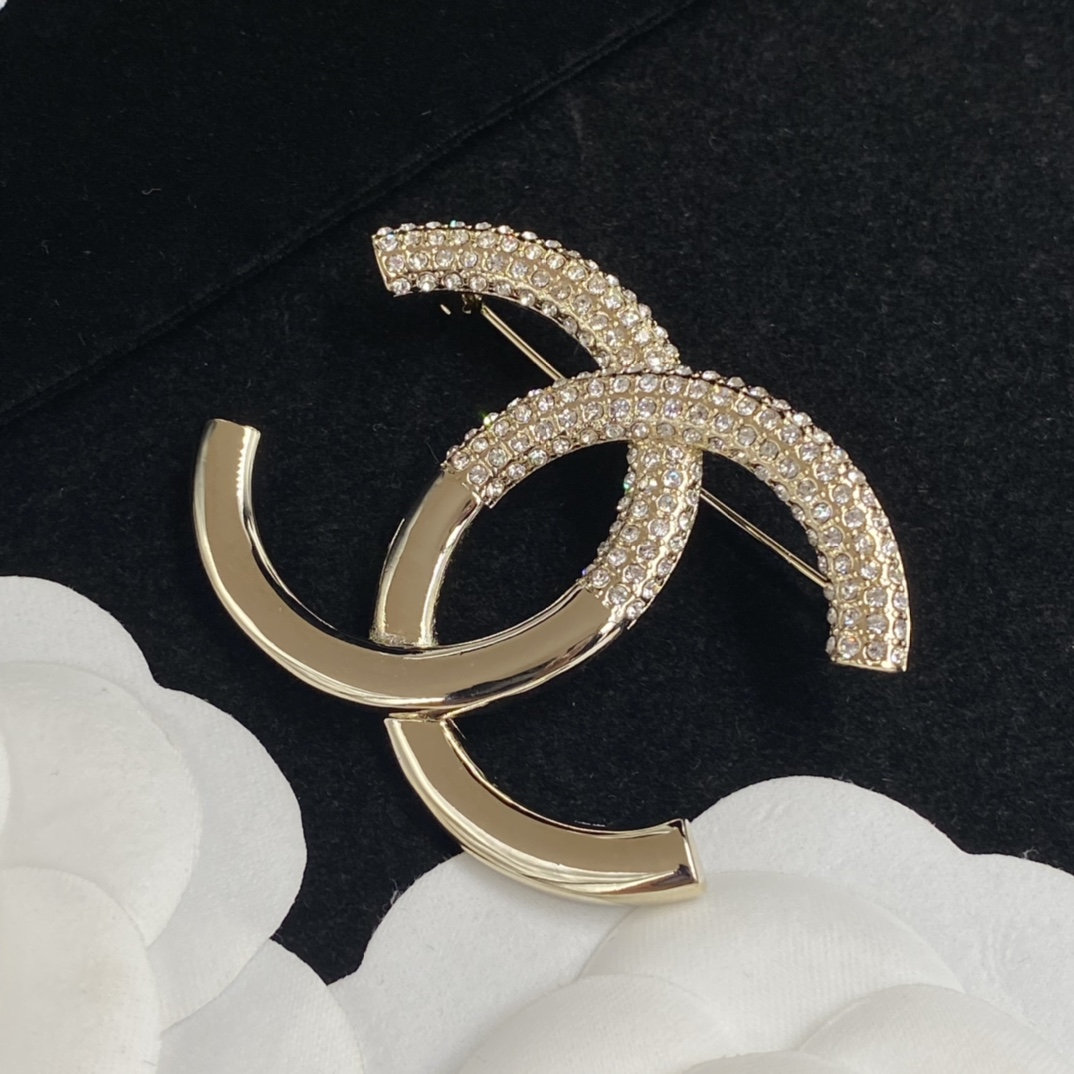 Chanel Half Diamond Brooch - Best Replica Jewelry™