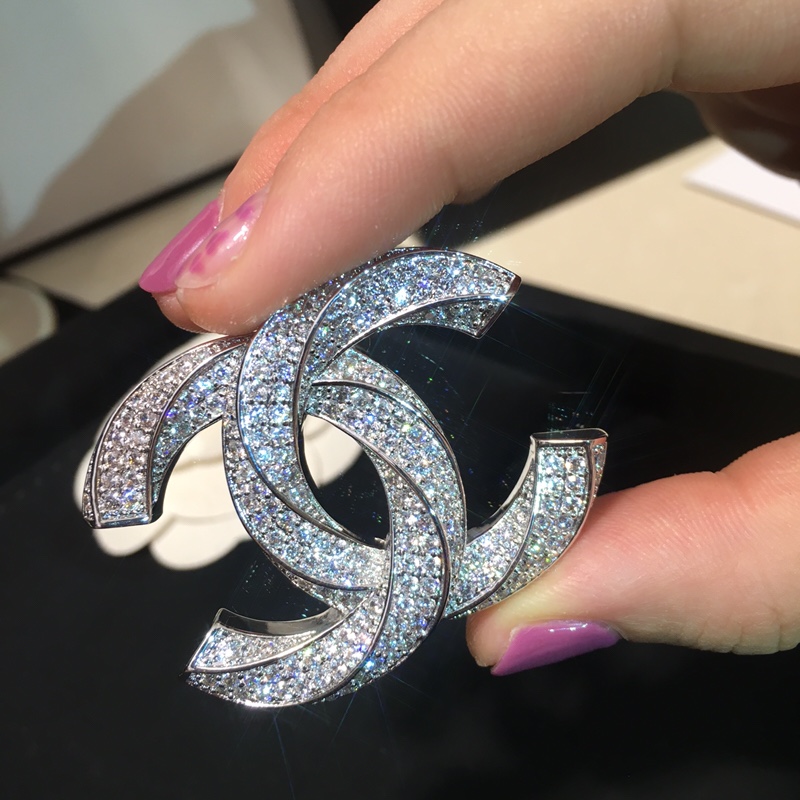 Chanel Super Sparkling Diamond Paved Brooch - Best Replica Jewelry™