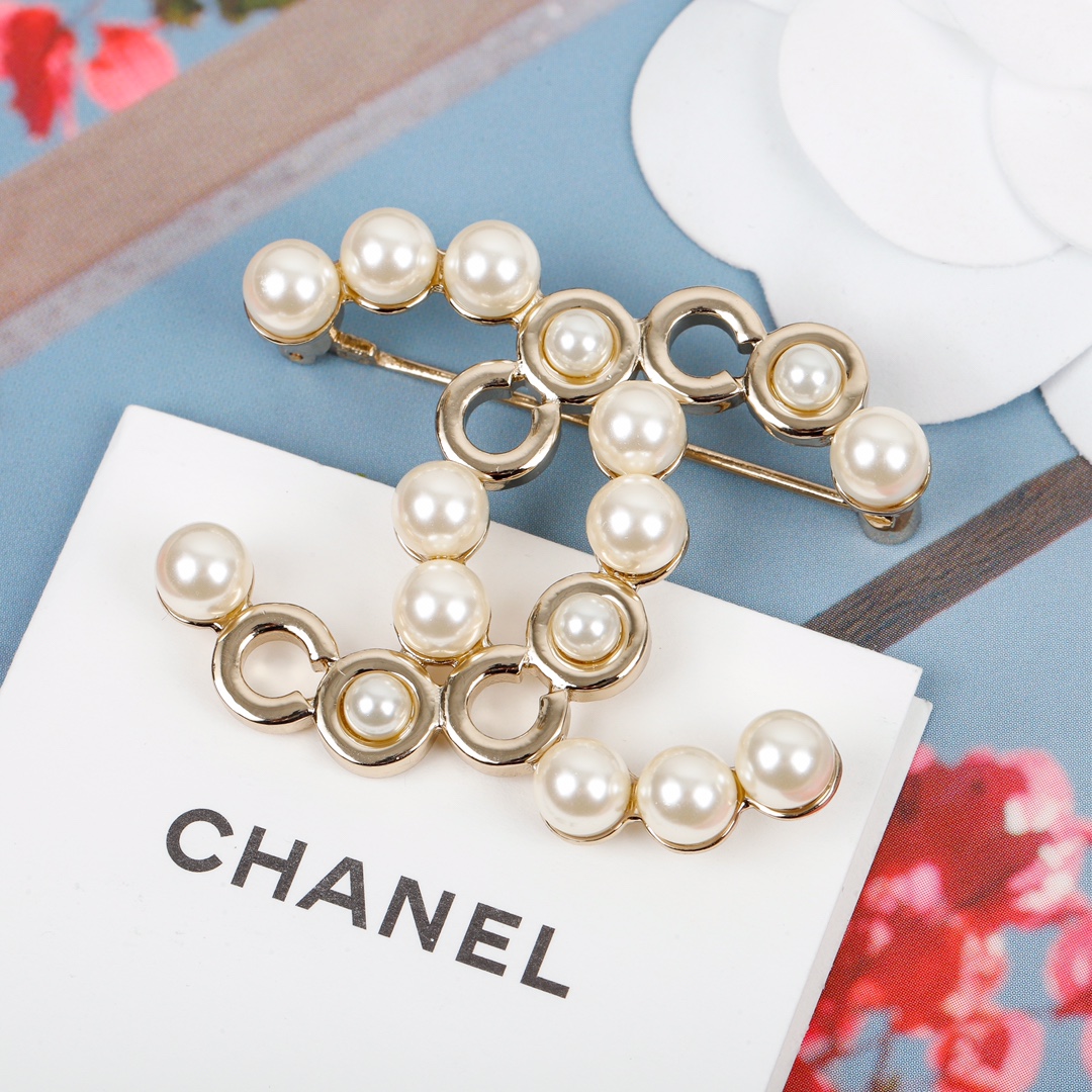 Chanel Faux Pearl CC Brooch - Best Replica Jewelry™