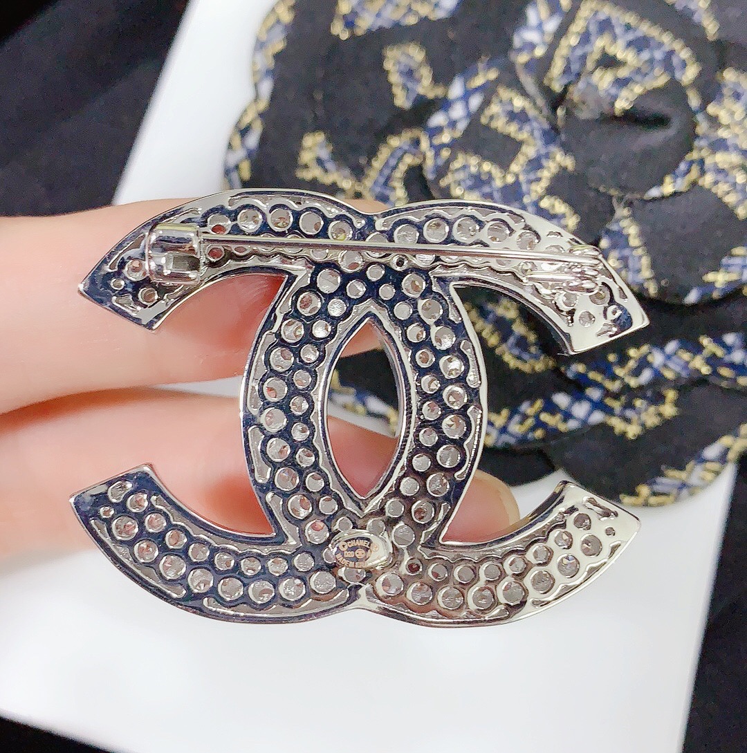 Chanel Super Sparkling Diamond Paved Brooch - Best Replica Jewelry™