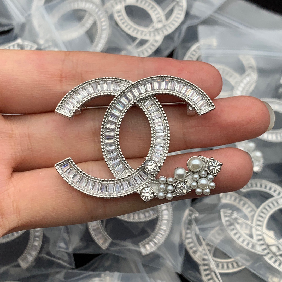 Chanel Brooch Silver & Diamond - Best Replica Jewelry™