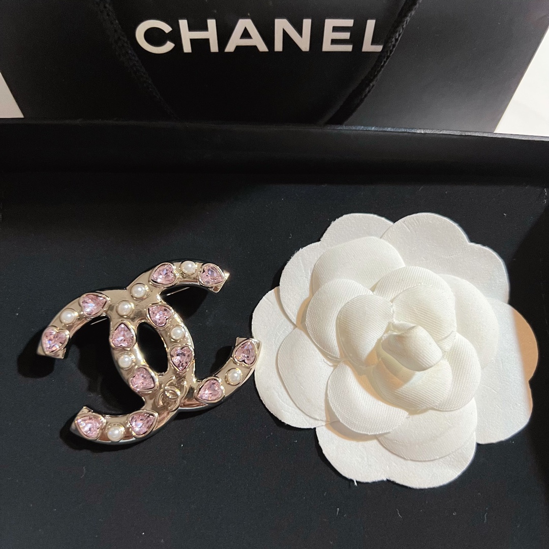 Chanel Pink Heart Diamond Paved CC Brooch - Best Replica Jewelry™