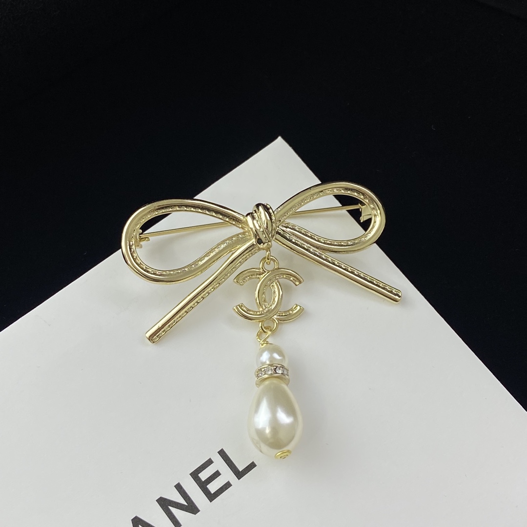 Chanel Bow CC Teardrop Pearl Brooch - Best Replica Jewelry™
