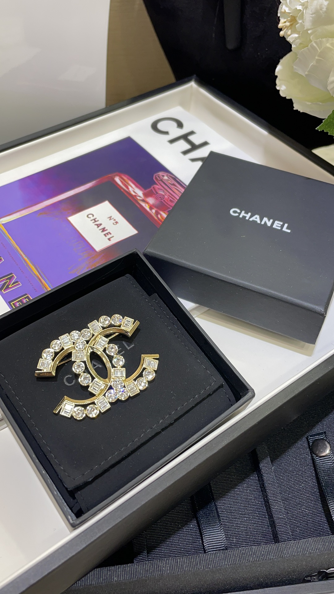 Chanel Sparkling Diamond CC Brooch - Best Replica Jewelry™
