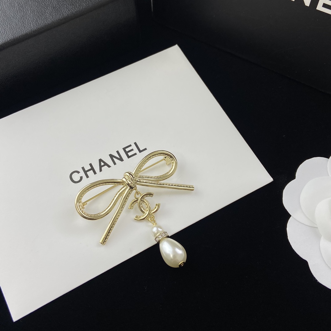 Chanel Bow CC Teardrop Pearl Brooch - Best Replica Jewelry™