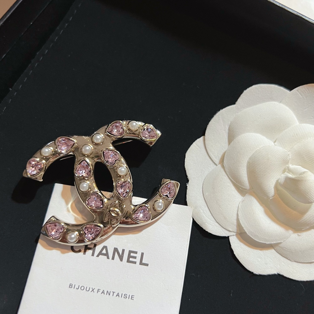 Chanel Pink Heart Diamond Paved CC Brooch - Best Replica Jewelry™