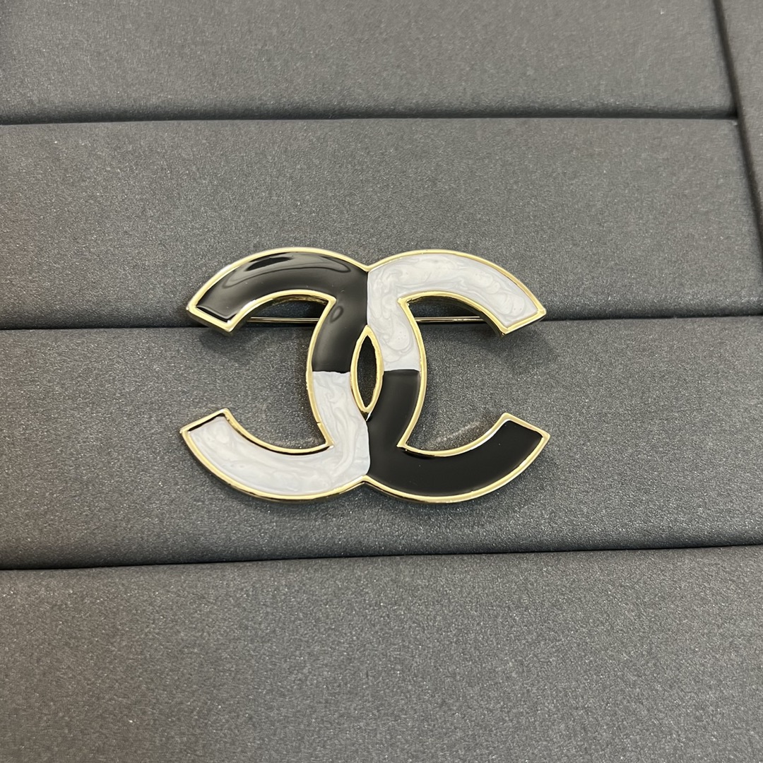 Chanel Enamel Mixed Color CC Brooch - Best Replica Jewelry™