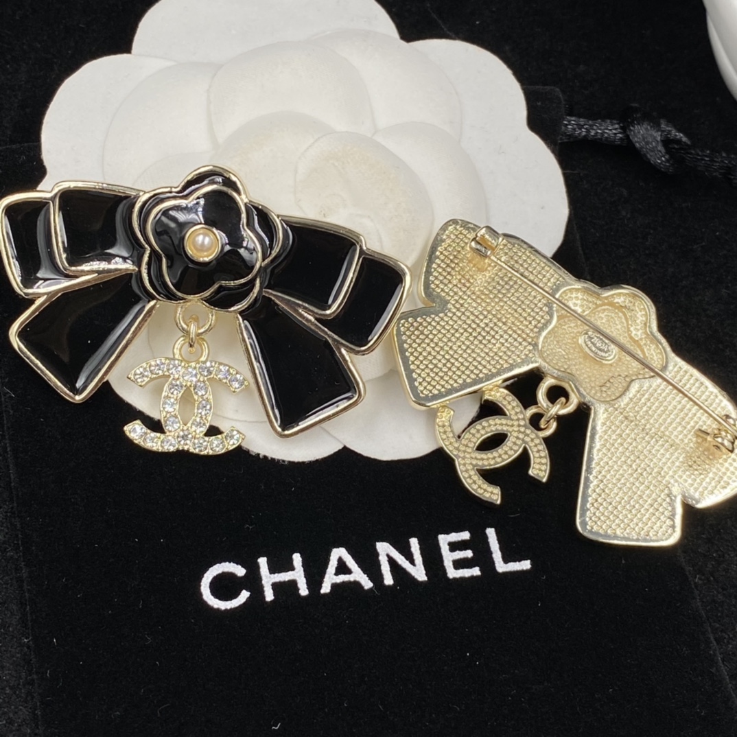 Chanel Camellia Black White Enamel Bow Brooch - Best Replica Jewelry™