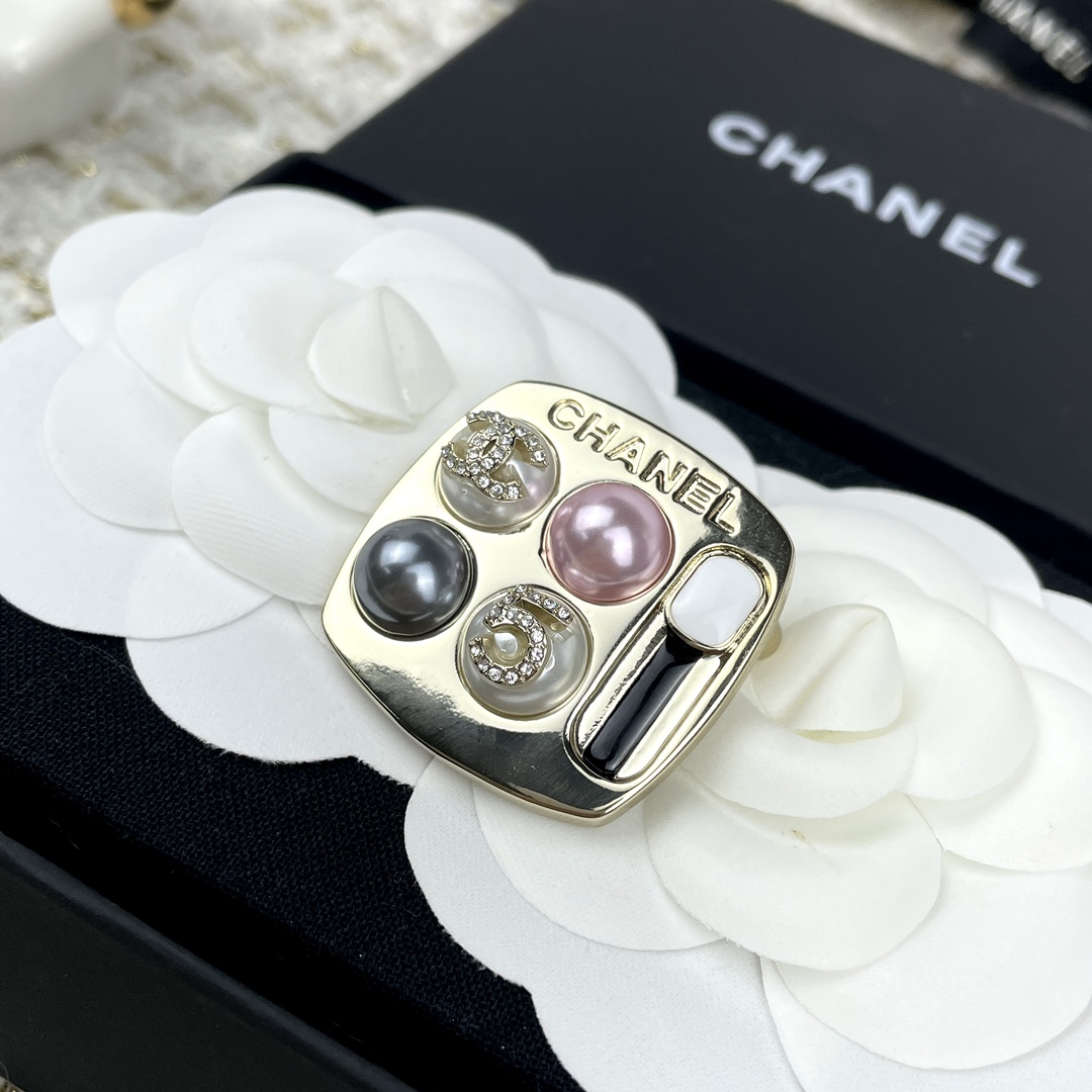 Chanel Eyeshadow Palette Brooch - Best Replica Jewelry™