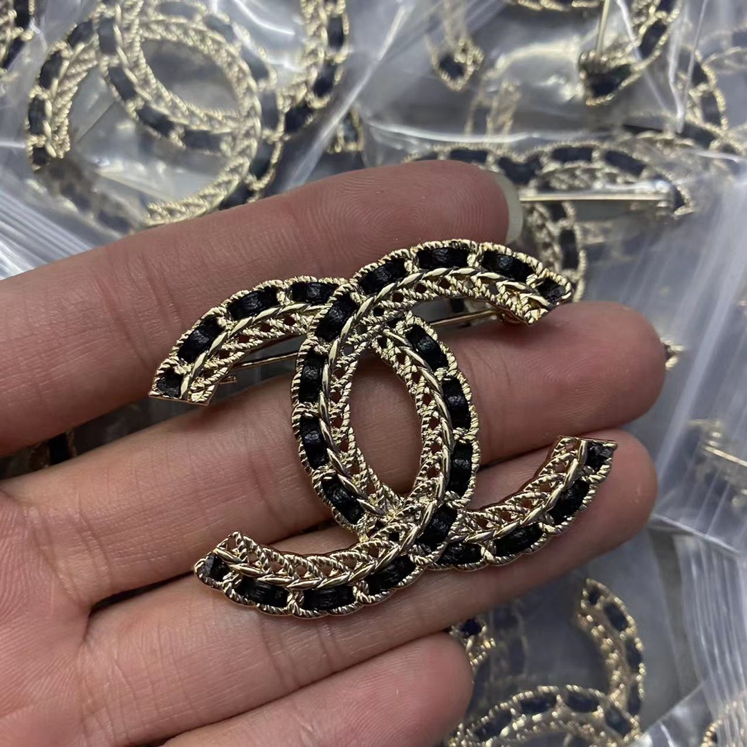Chanel Black Leather Woven Brooch - Best Replica Jewelry™