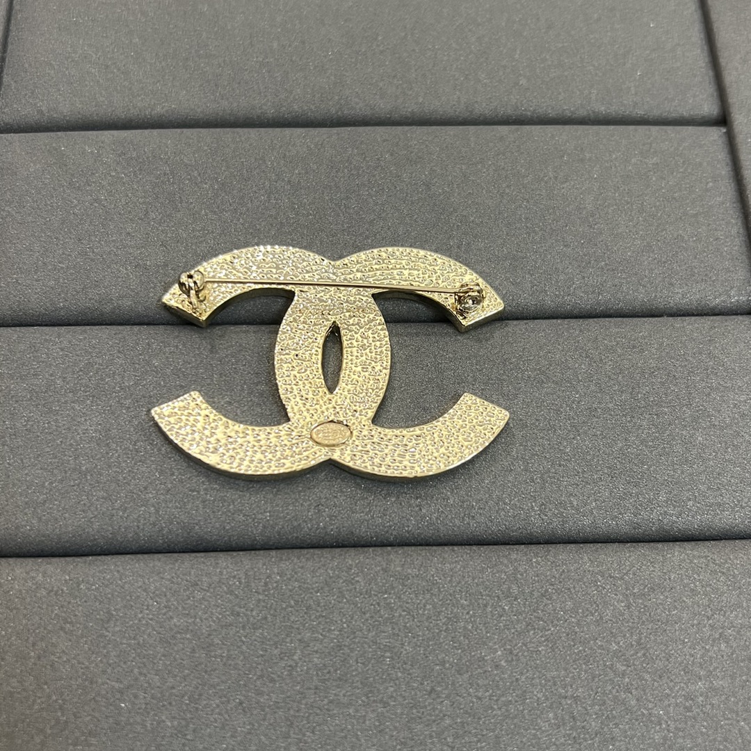 Chanel Enamel Mixed Color CC Brooch - Best Replica Jewelry™