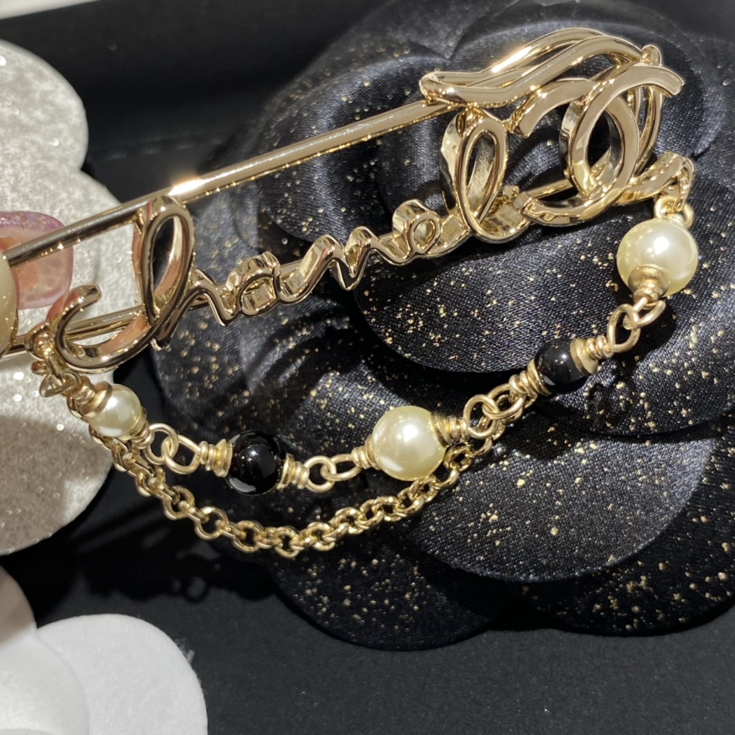 Chanel Pearl and Chain Pin Brooch - Best Replica Jewelry™
