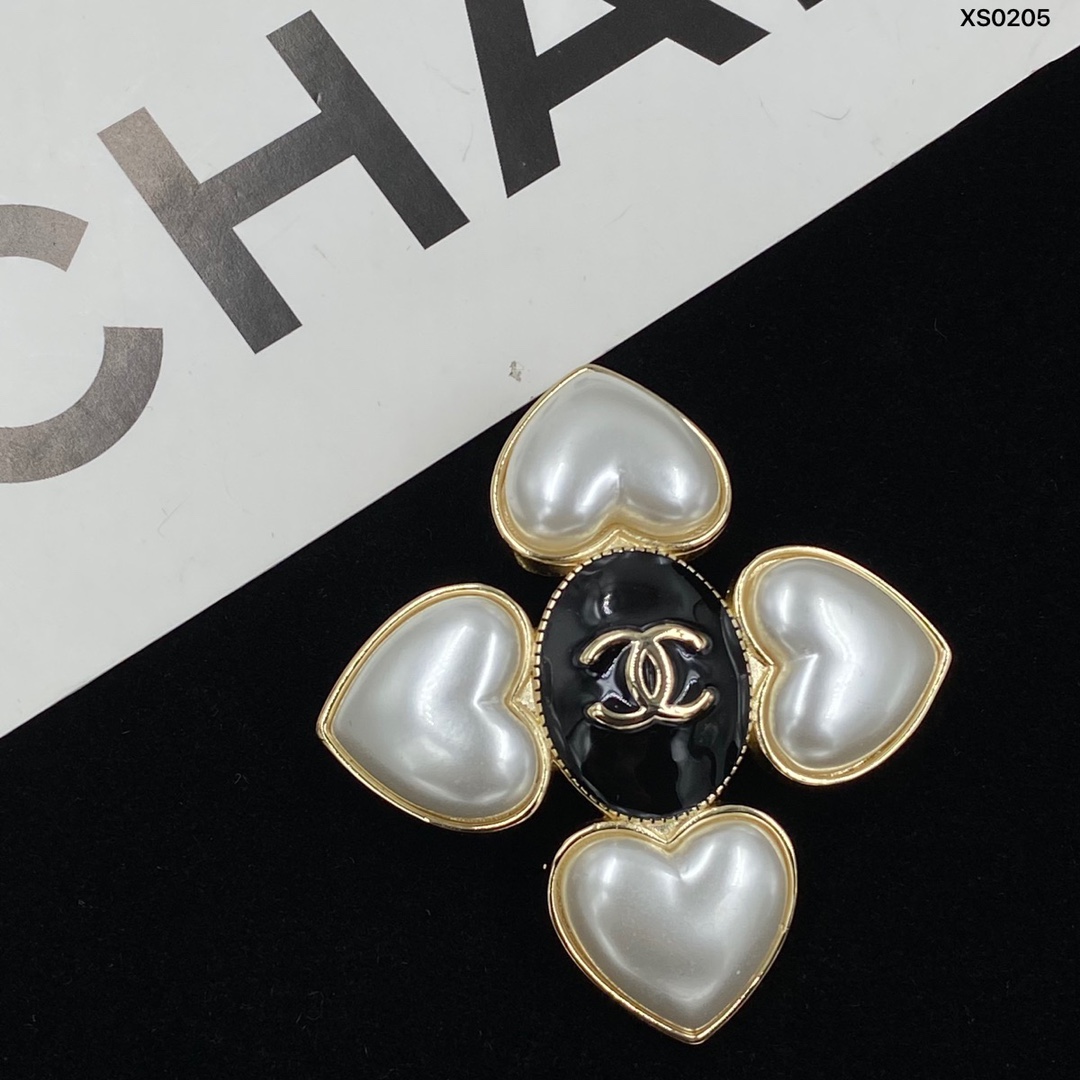 Chanel Four Hearts Brooch - Best Replica Jewelry™