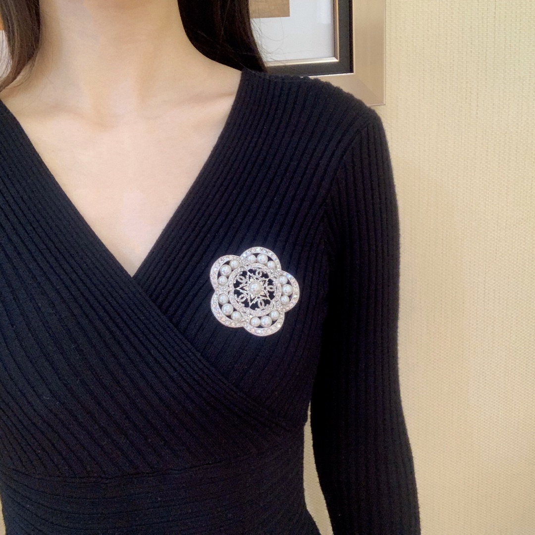 Chanel Swarovski Diamond Paved Pearl Camellia Brooch - Best Replica Jewelry™