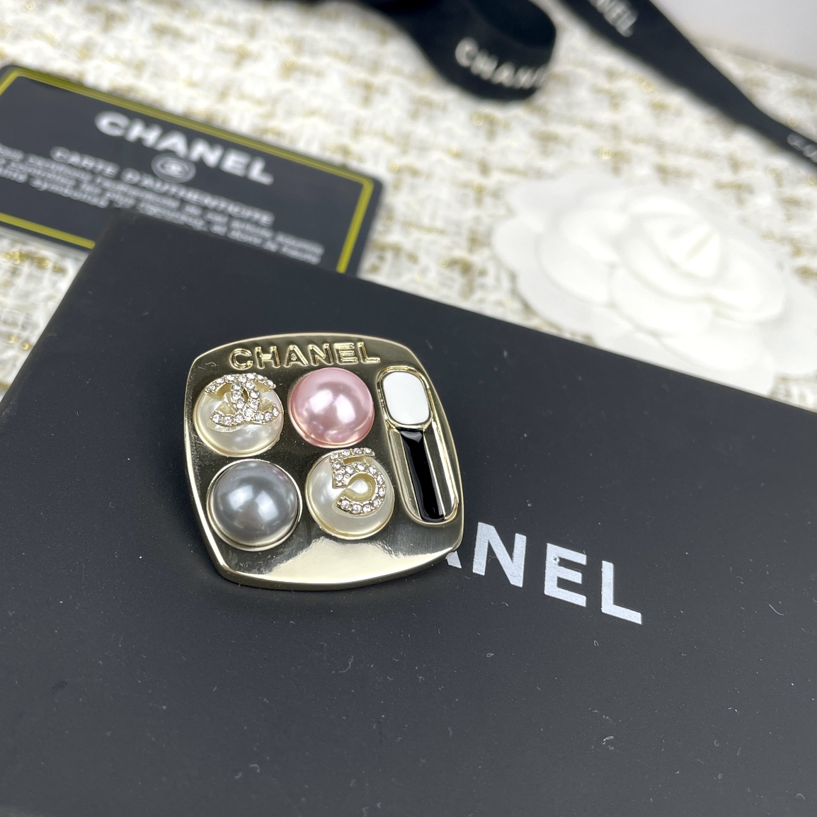 Chanel Eyeshadow Palette Brooch - Best Replica Jewelry™