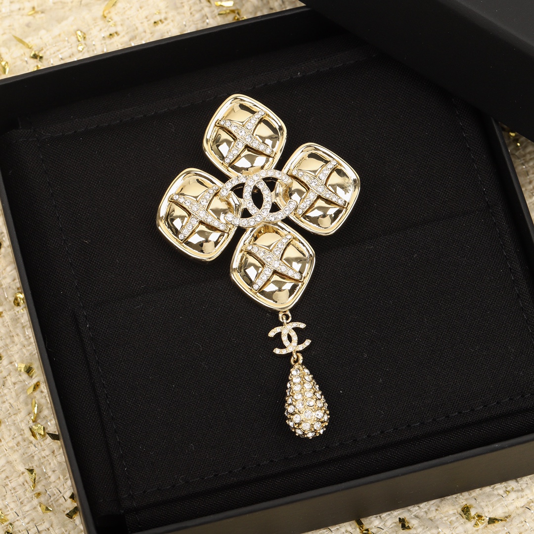 Chanel Vintage Rhomboid Teardrop Dangle Brooch - Best Replica Jewelry™