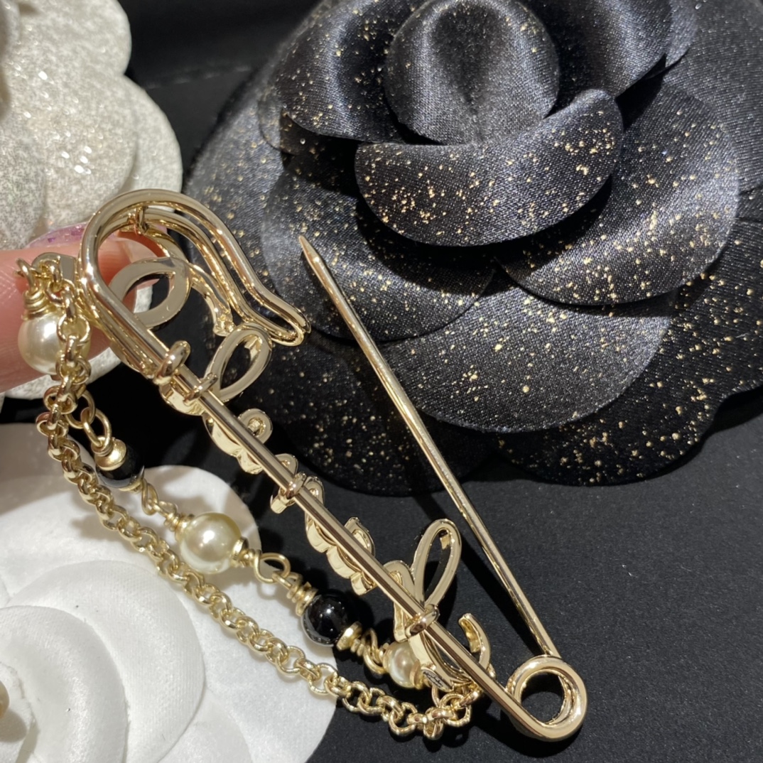 Chanel Pearl and Chain Pin Brooch - Best Replica Jewelry™