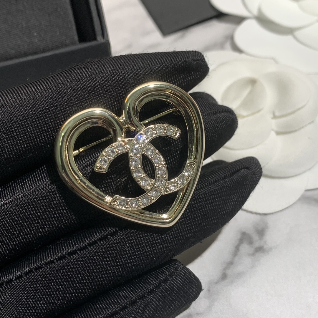 Chanel Light Gold Hollow Heart Brooch - Best Replica Jewelry™
