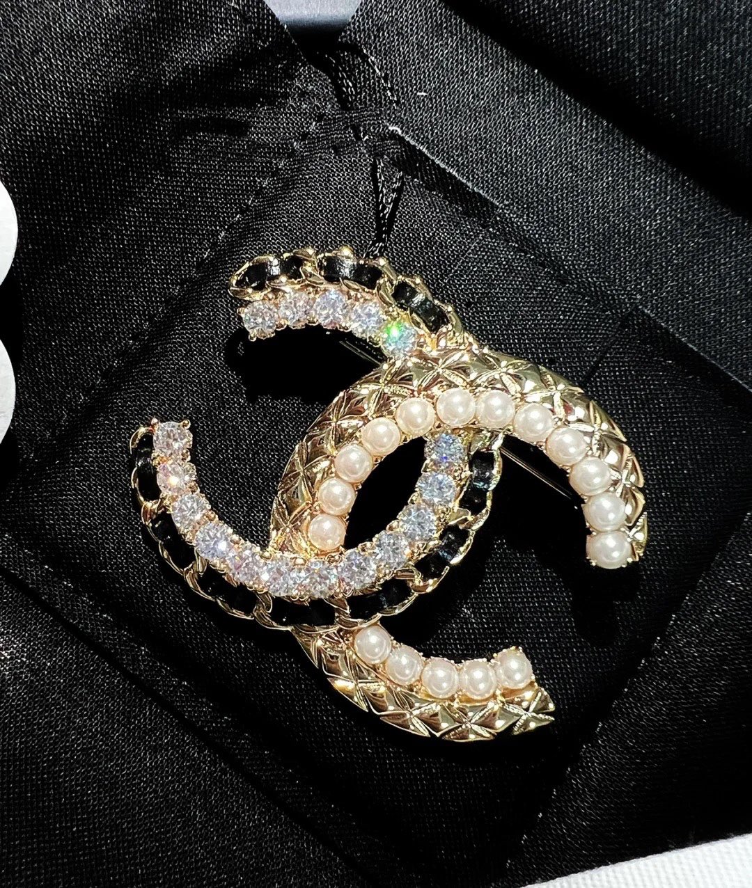 Chanel Leather Diamond Pearl CC Brooch - Best Replica Jewelry™