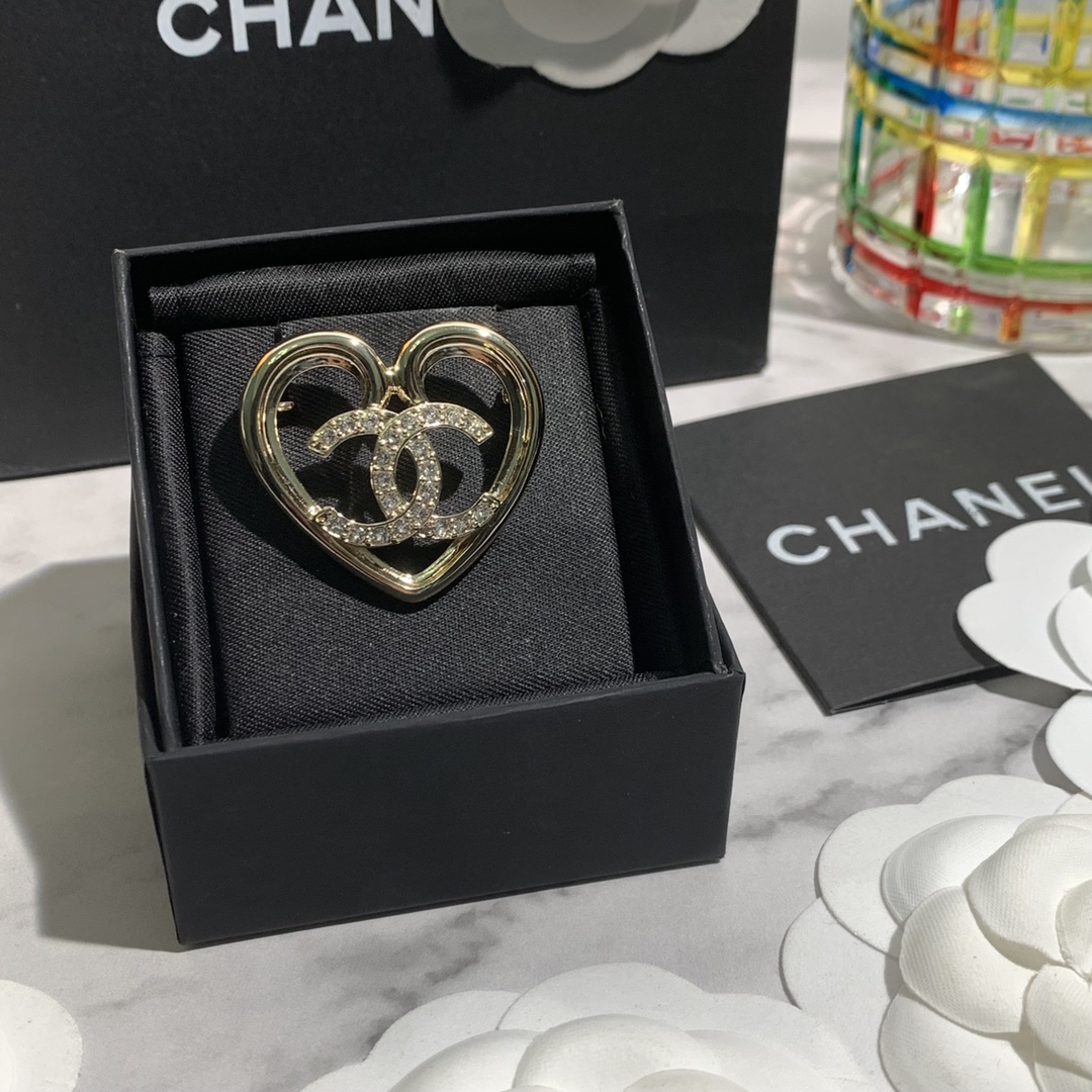 Chanel Light Gold Hollow Heart Brooch - Best Replica Jewelry™