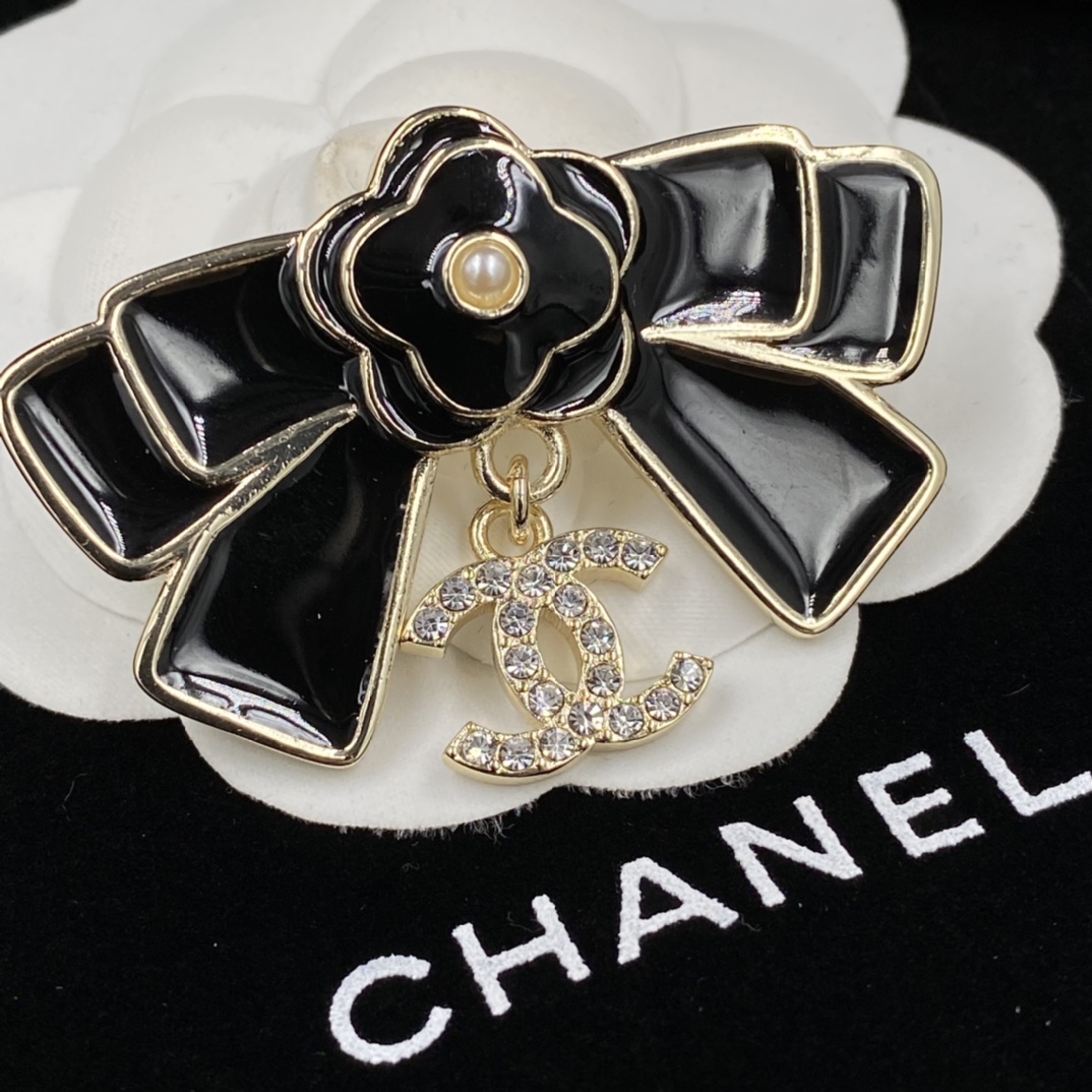 Chanel Camellia Black White Enamel Bow Brooch - Best Replica Jewelry™