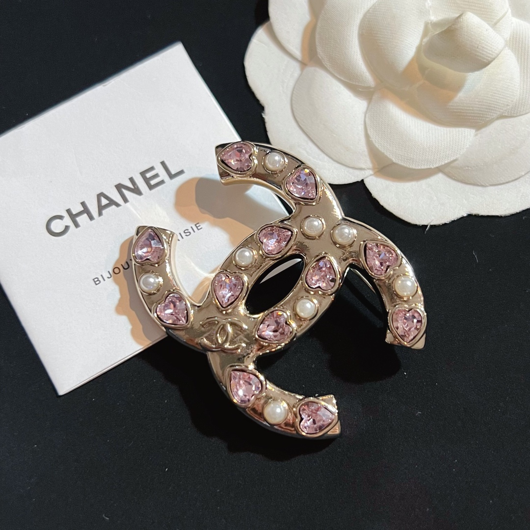 Chanel Pink Heart Diamond Paved CC Brooch - Best Replica Jewelry™