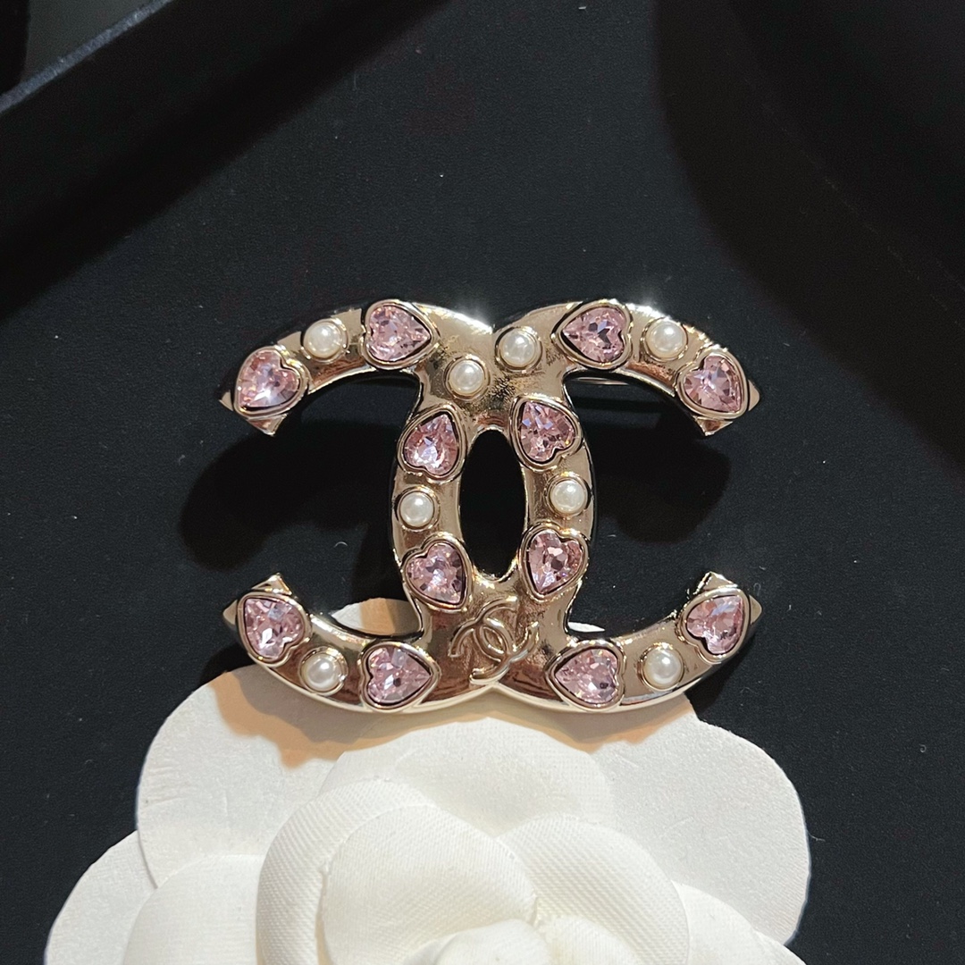 Chanel Pink Heart Diamond Paved CC Brooch - Best Replica Jewelry™