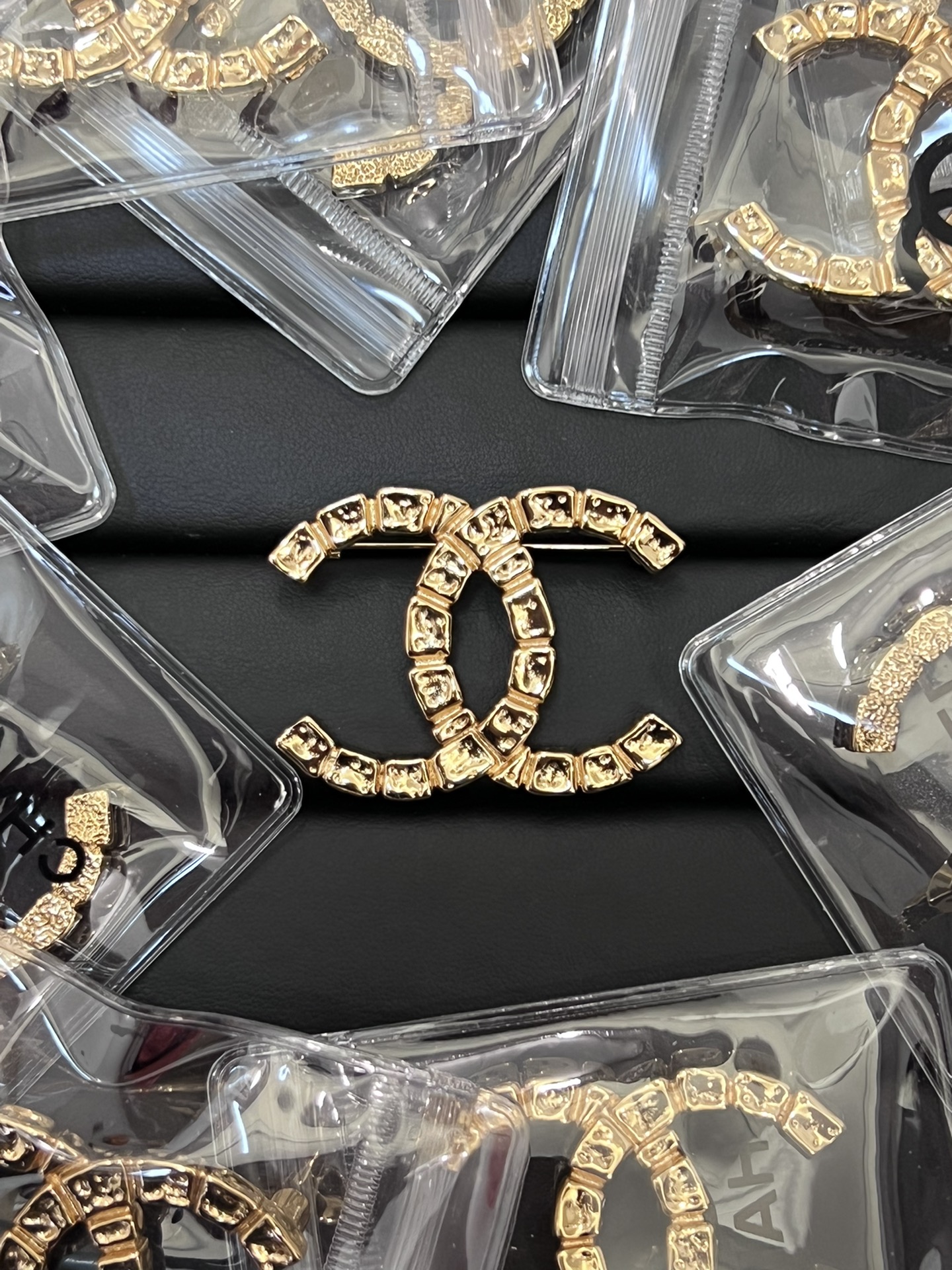 Chanel Vintage Minimalist Light Gold CC Brooch - Best Replica Jewelry™