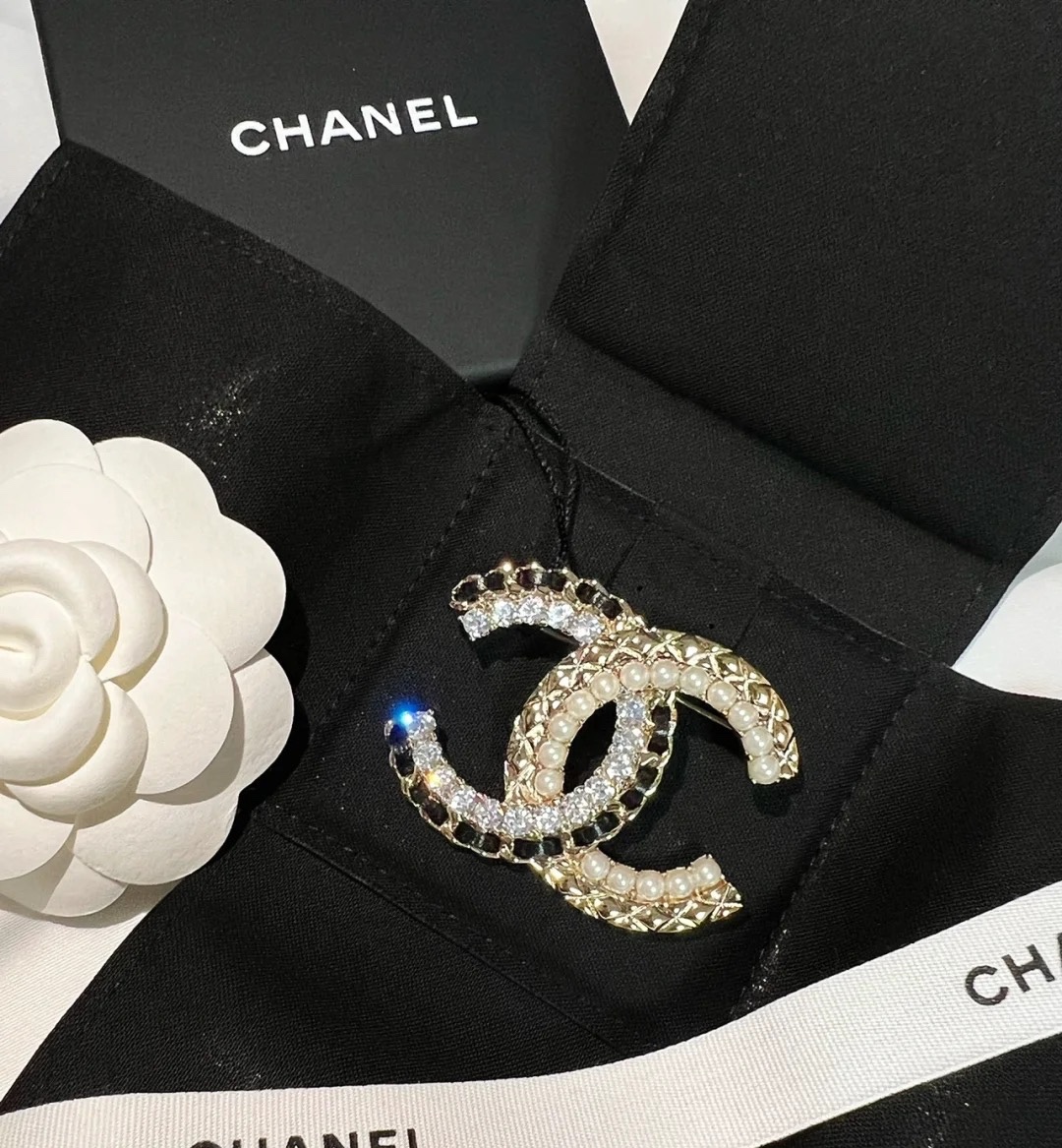 Chanel Leather Diamond Pearl CC Brooch - Best Replica Jewelry™