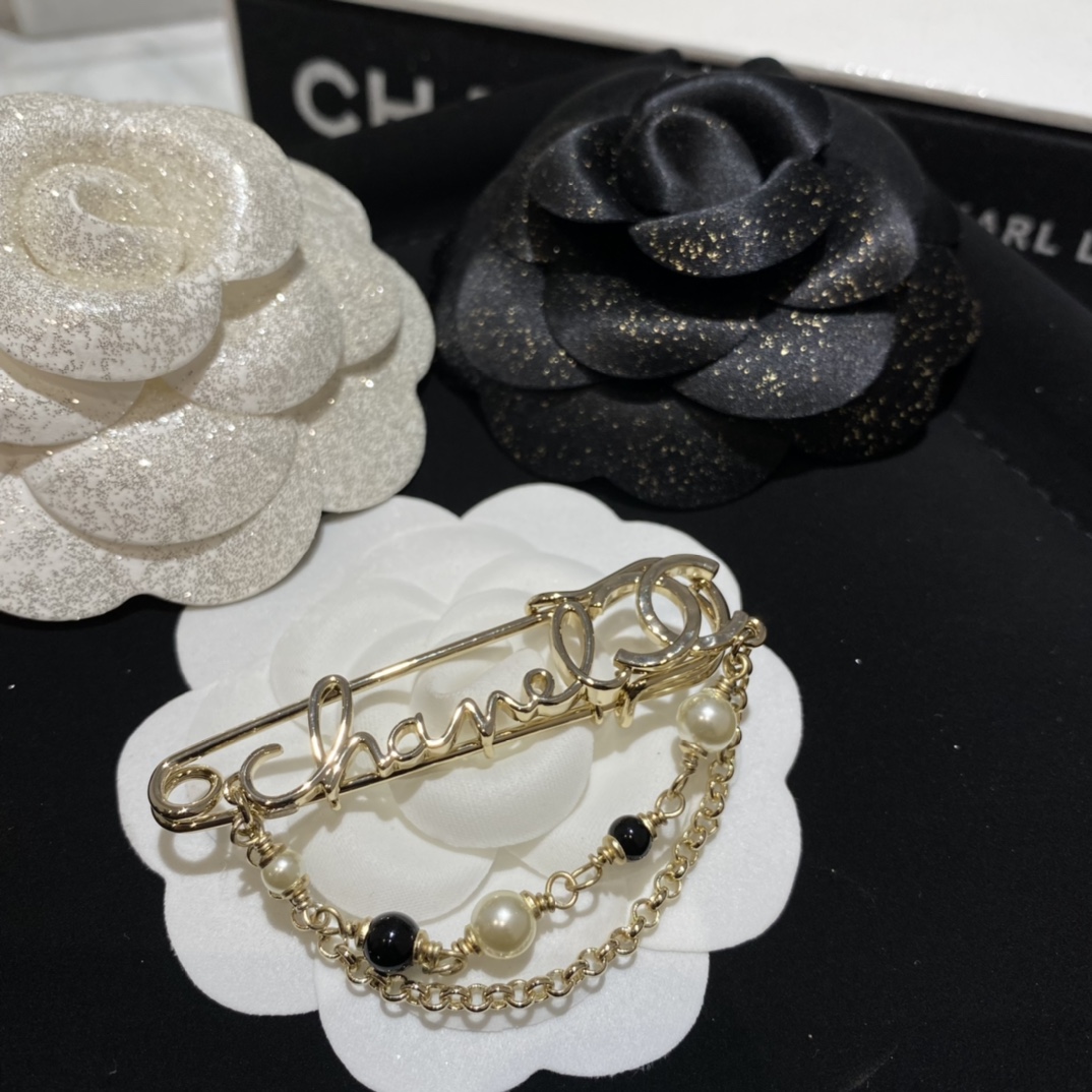 Chanel Pearl and Chain Pin Brooch - Best Replica Jewelry™