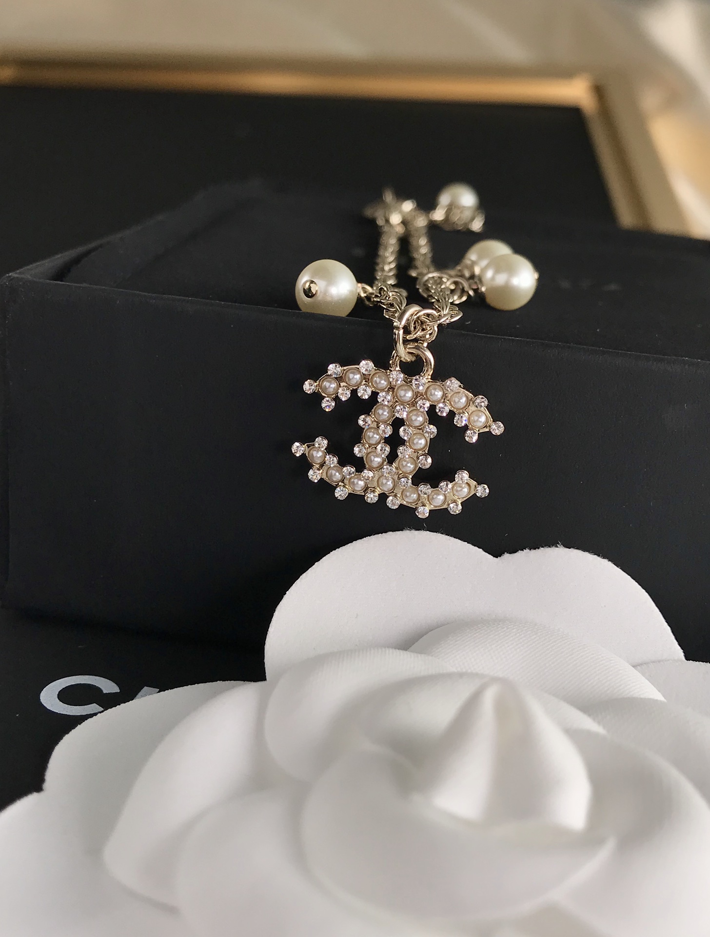 Chanel Pearls CC Charm Chain Bracelet - Best Replica Jewelry™