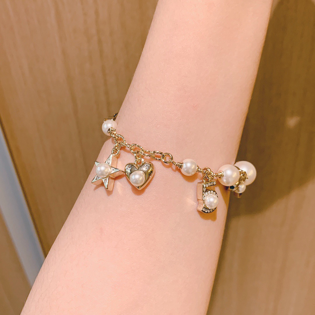 Chanel Chain Pearl Bracelet with Star Heart NO.5 CC Charms - Best Replica Jewelry™