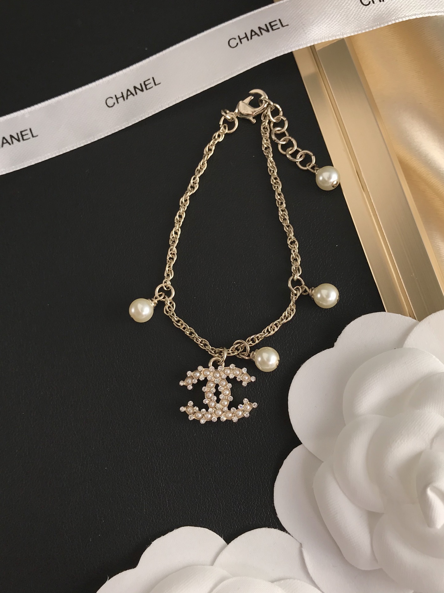 Chanel Pearls CC Charm Chain Bracelet - Best Replica Jewelry™