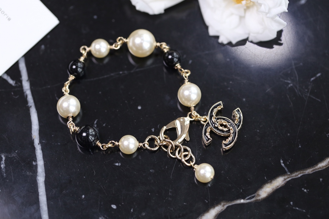 Chanel Black Bead Vintage Pearl Bracelet with CC Charm - Best Replica Jewelry™