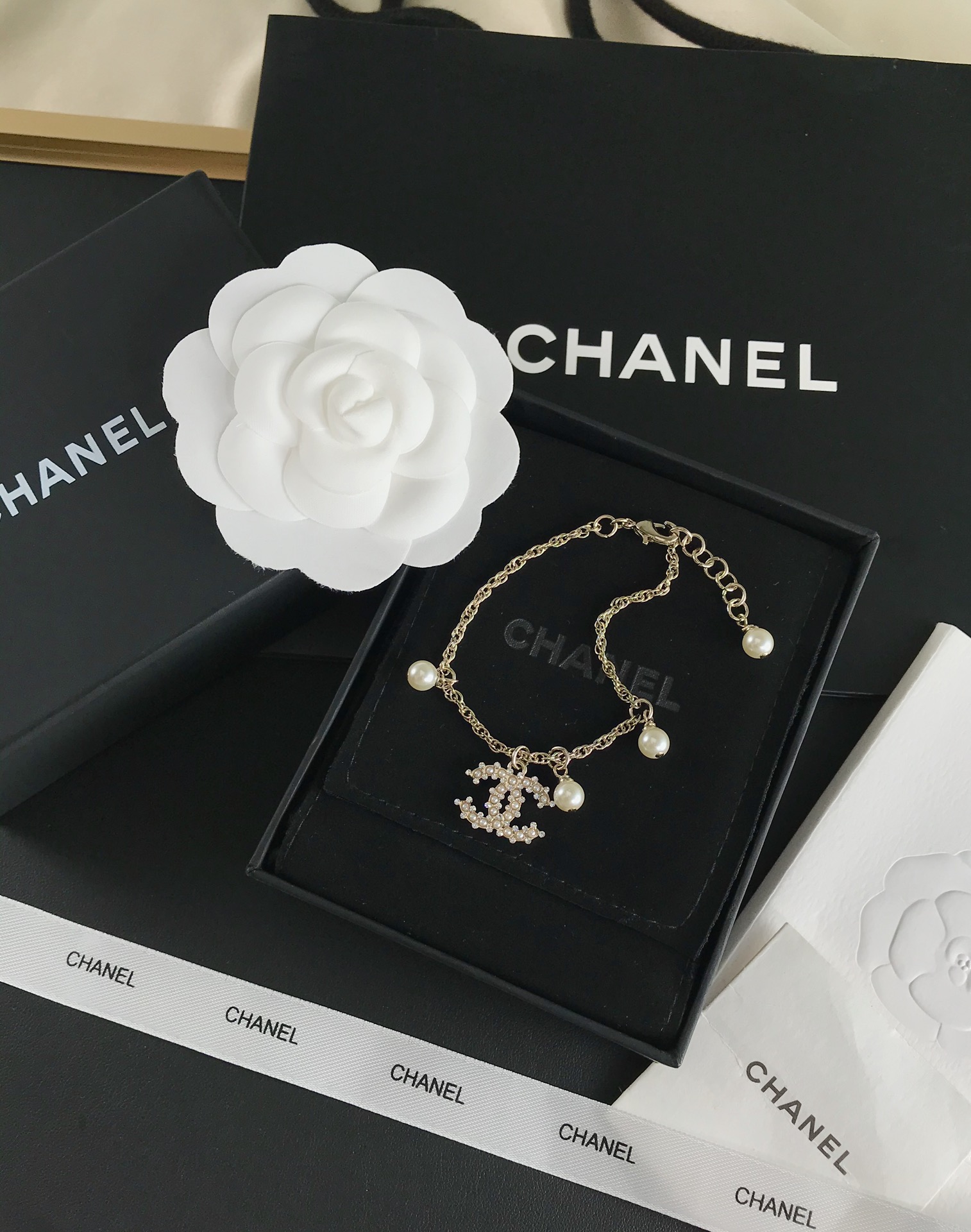 Chanel Pearls CC Charm Chain Bracelet - Best Replica Jewelry™