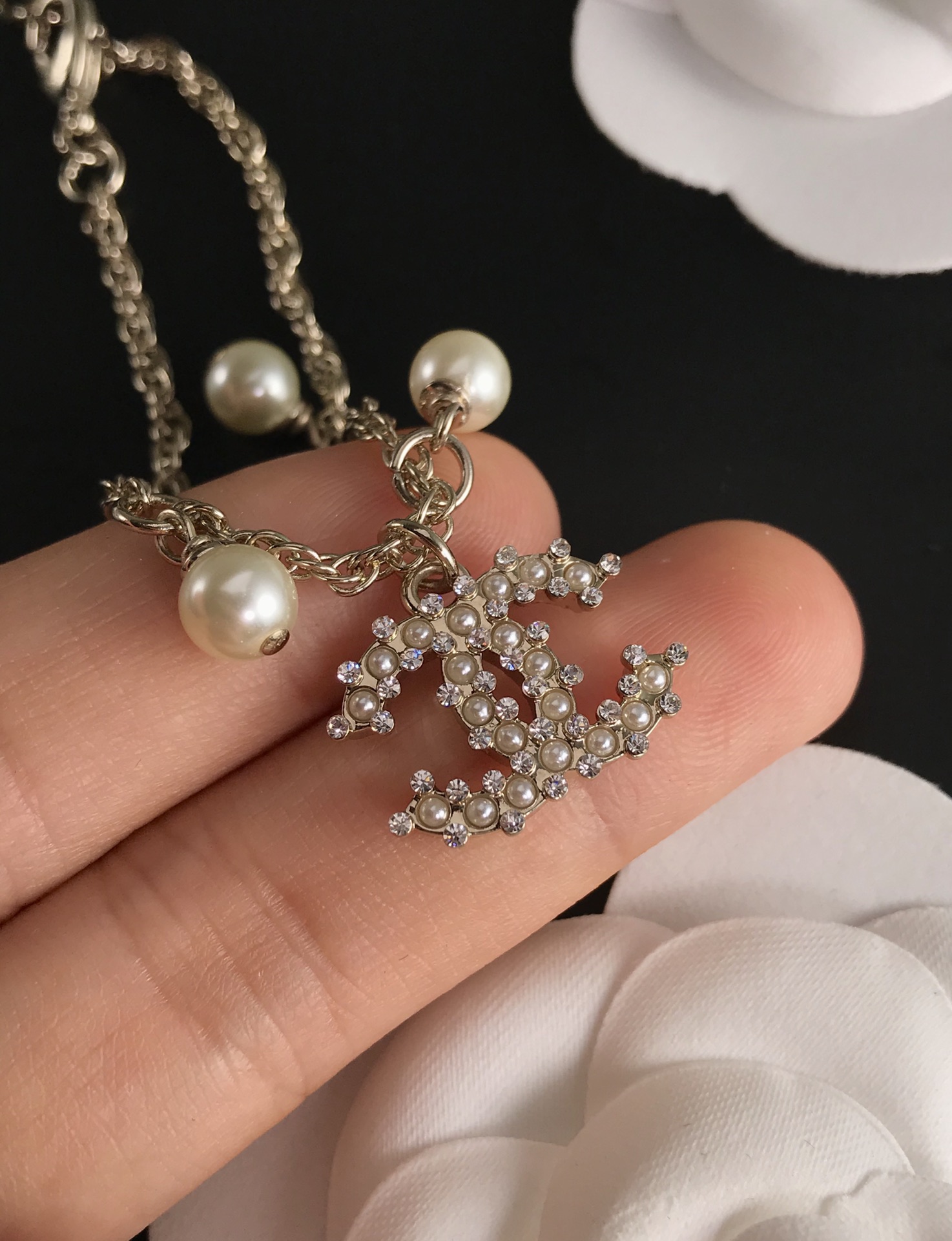 Chanel Pearls CC Charm Chain Bracelet - Best Replica Jewelry™