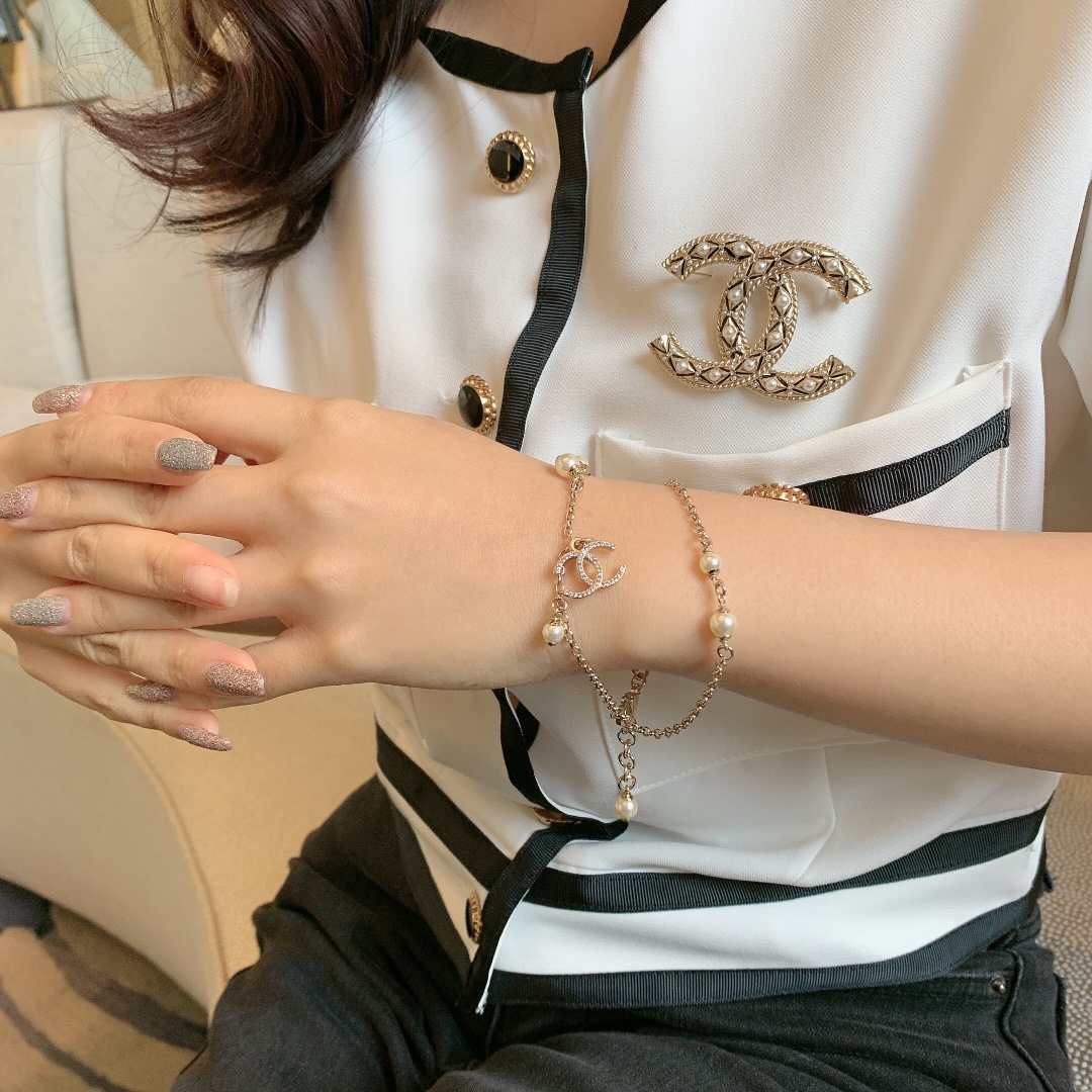 Chanel Dainty Two Layers Chain Pearl Bracelet - Best Replica Jewelry™