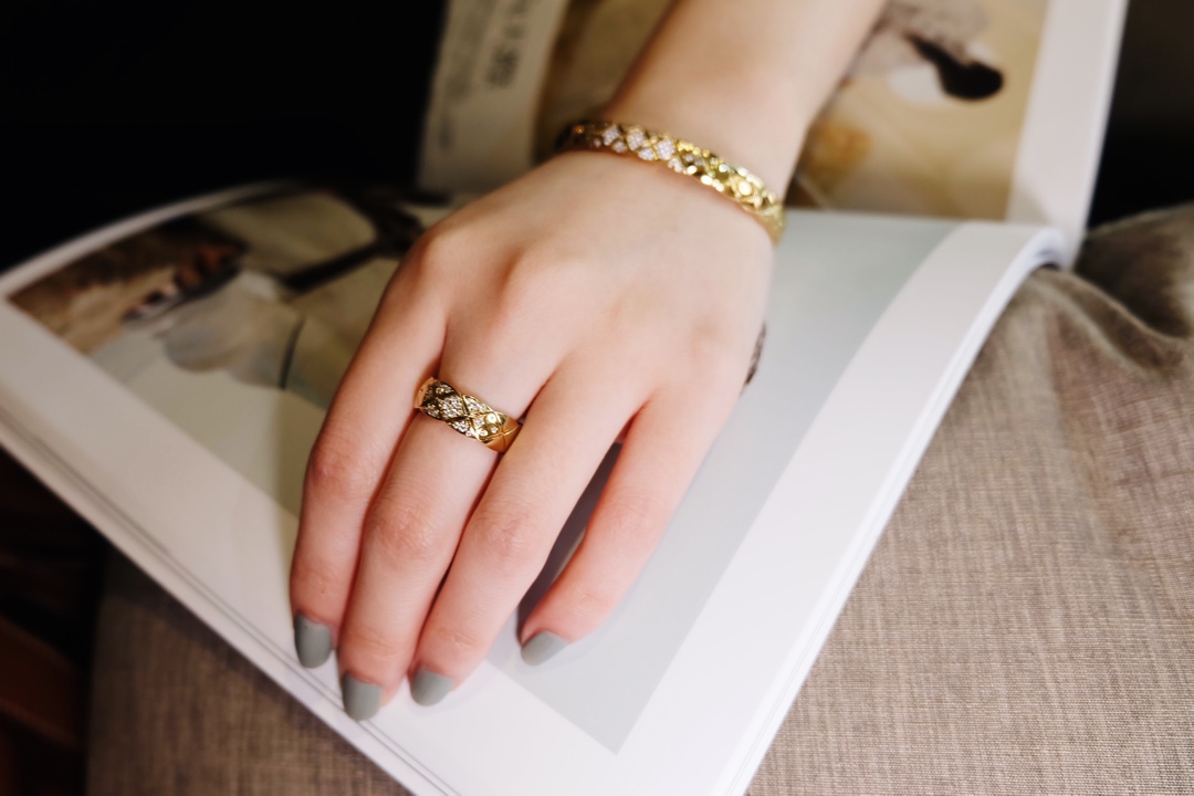 Chanel Diamond Coco Crush Bangle Bracelet - Wide Version - Best Replica Jewelry™