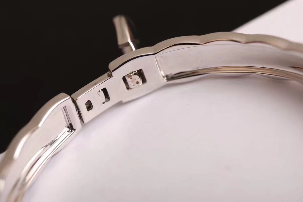 Chanel Diamond Coco Crush Bangle Bracelet - Wide Version - Best Replica Jewelry™