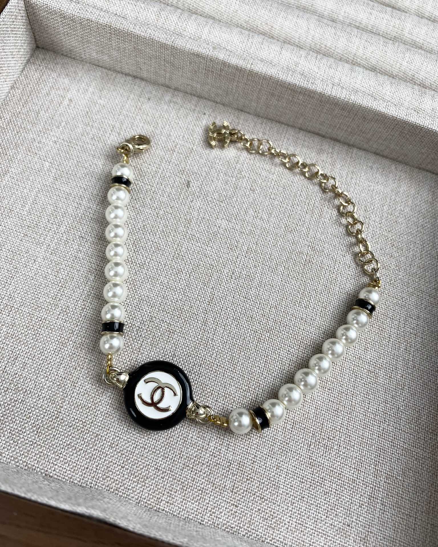Chanel Black and White Round Charm Pearl Bracelet Necklace - Best Replica Jewelry™