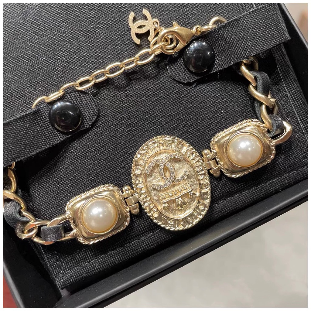 Chanel Vintage Light Gold Oval Tag Bracelet - Best Replica Jewelry™