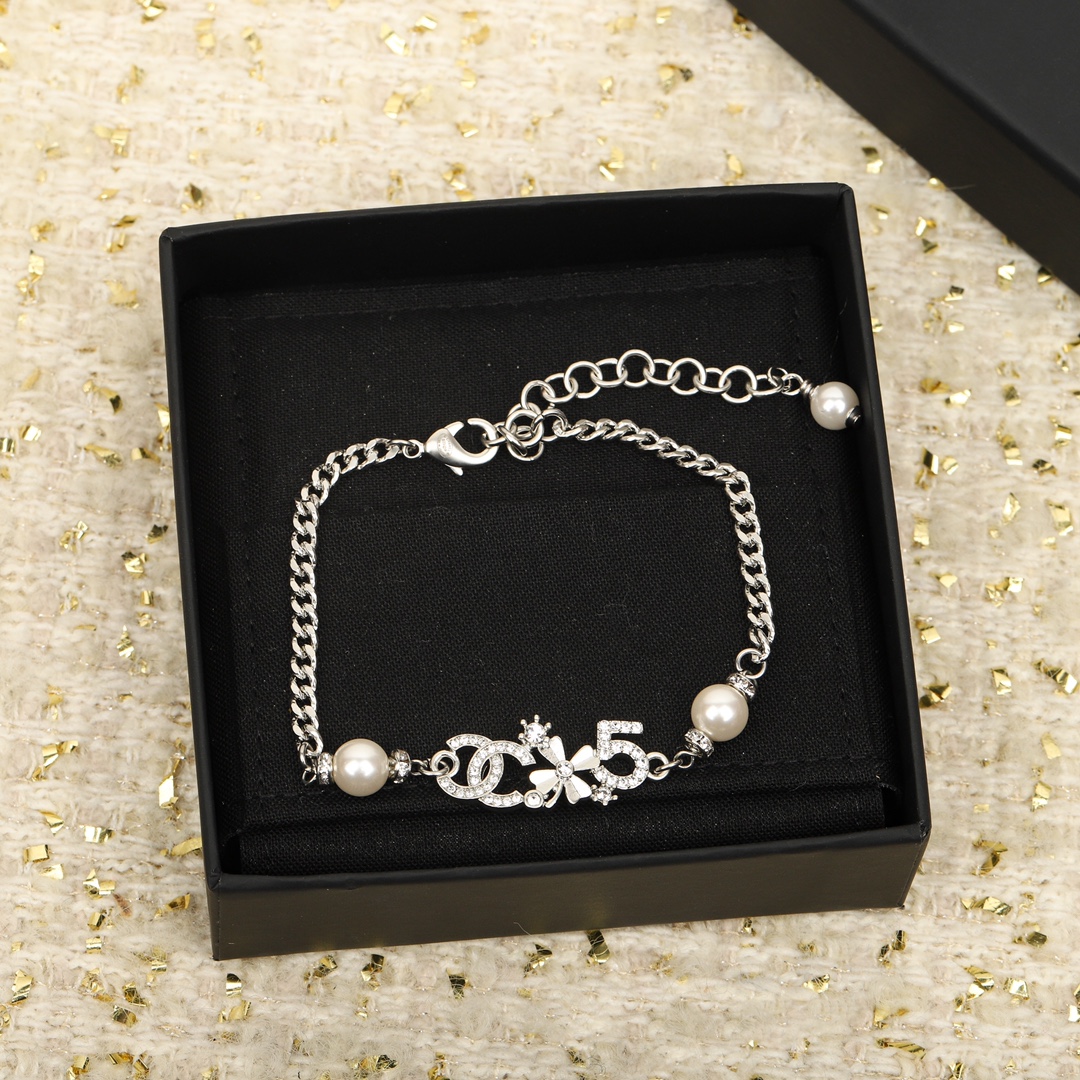 Chanel NO.5 Clover Silver Bracelet - Best Replica Jewelry™