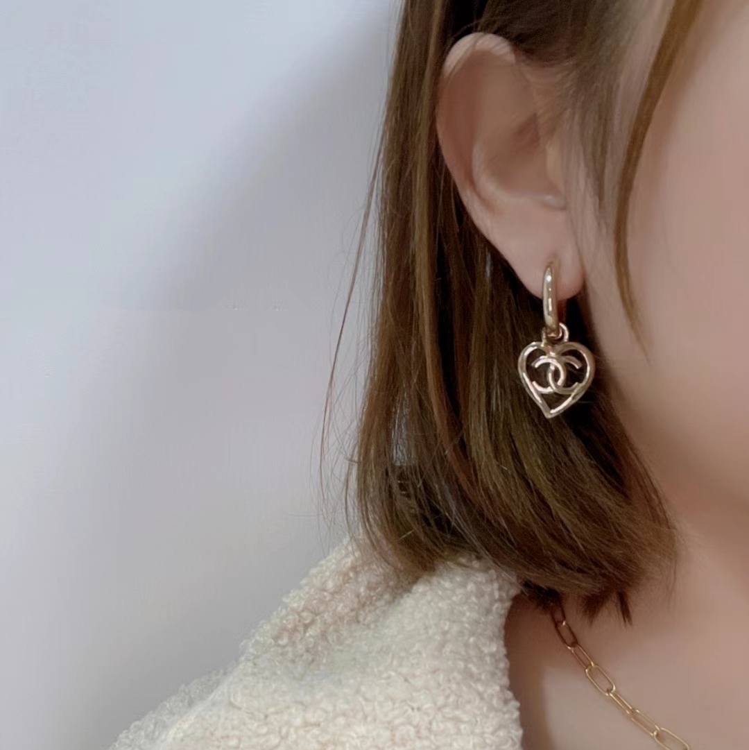 Chanel Hollow Heart Bracelet Earrings Ring Leather Necklace - Best Replica Jewelry™