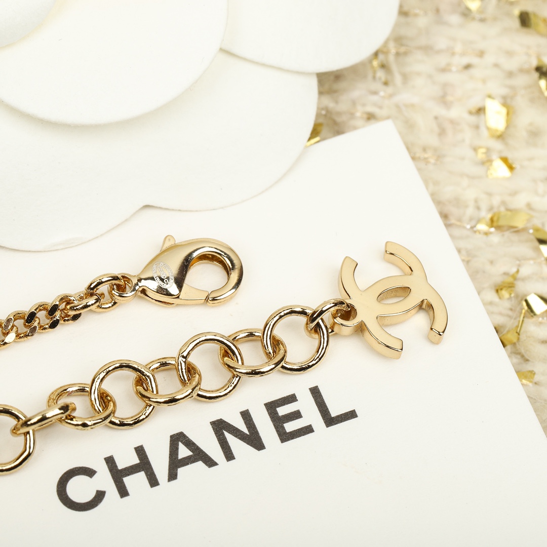 Chanel Hollow Heart Charm O Chain Bracelet - Best Replica Jewelry™