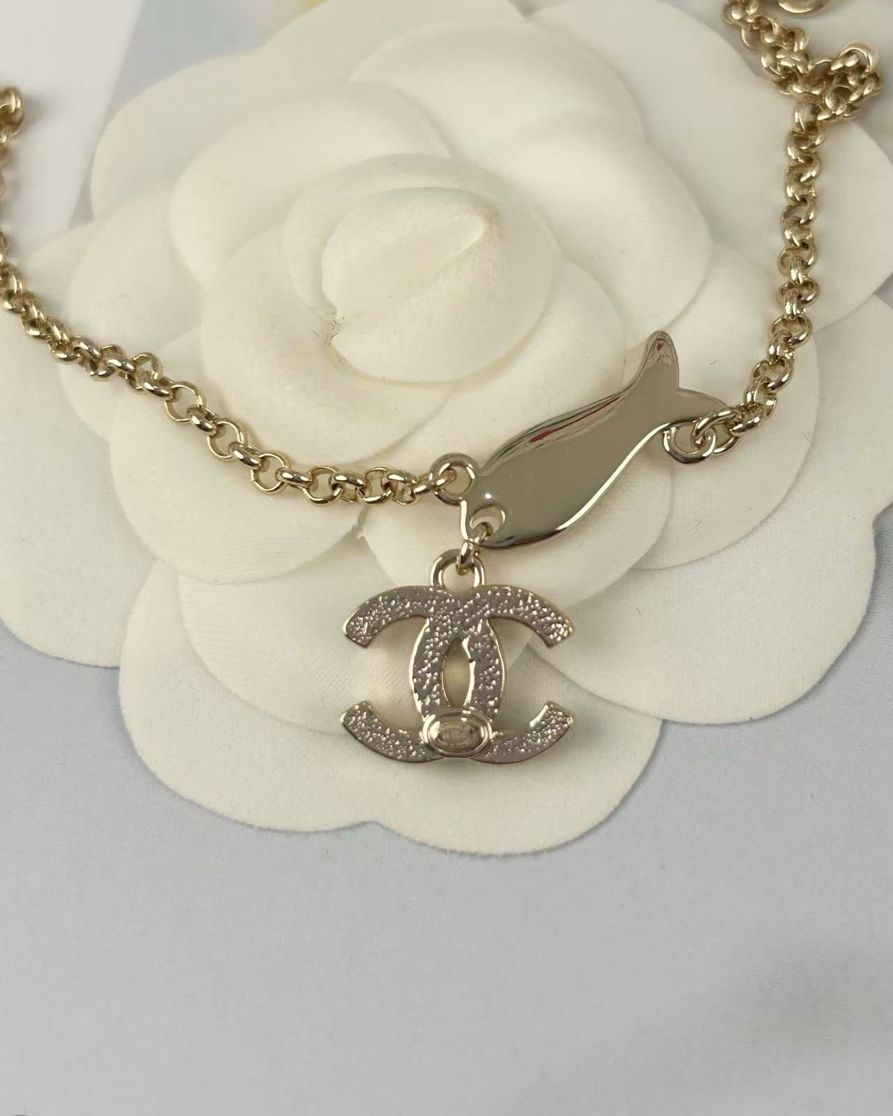 Chanel Light Gold Fish Bracelet - Best Replica Jewelry™