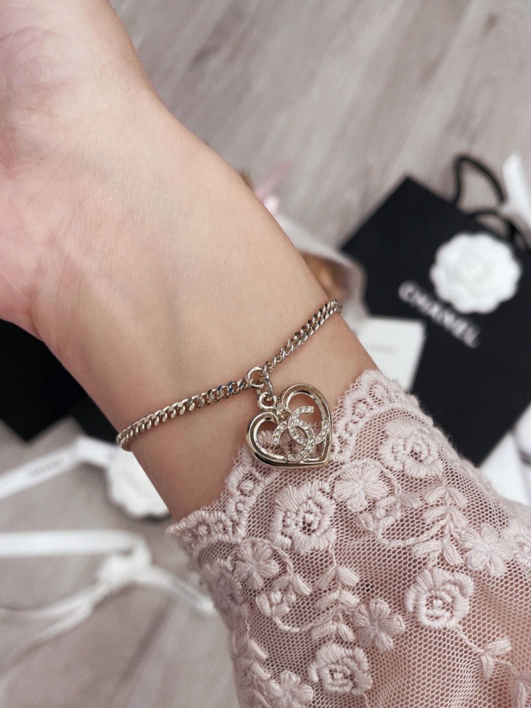 Chanel Hollow Heart Charm O Chain Bracelet - Best Replica Jewelry™