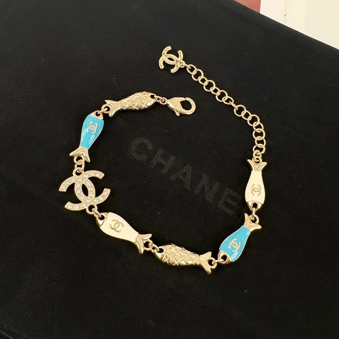 Chanel Color-Blocked White Blue Fish Bracelet - Best Replica Jewelry™