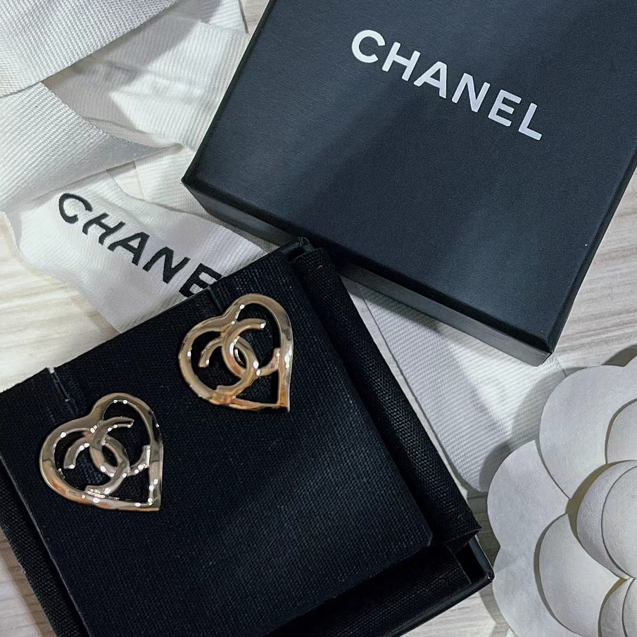 Chanel Hollow Heart Bracelet Earrings Ring Leather Necklace - Best Replica Jewelry™