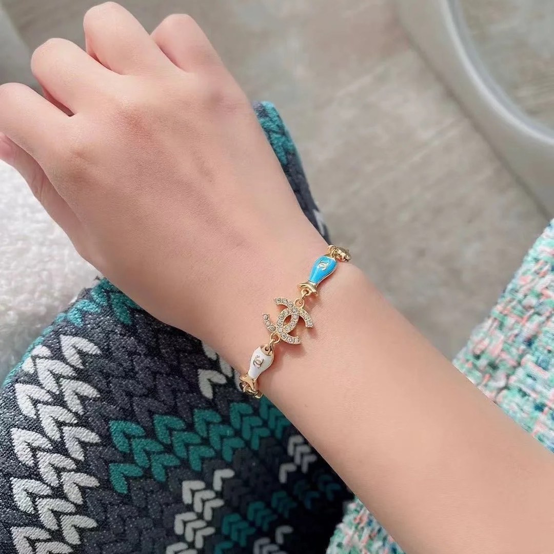Chanel Color-Blocked White Blue Fish Bracelet - Best Replica Jewelry™